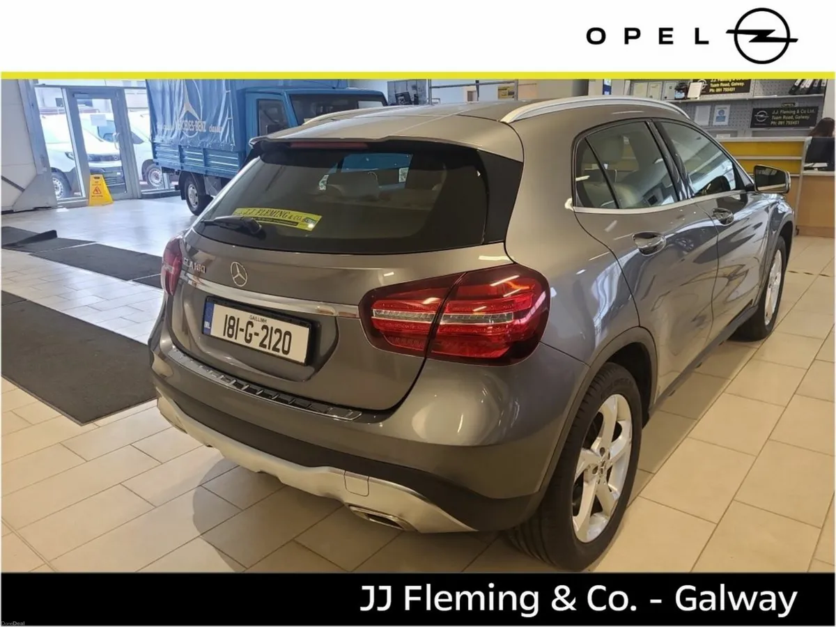 Mercedes-Benz GLA GLA 180 URBAN - Image 4