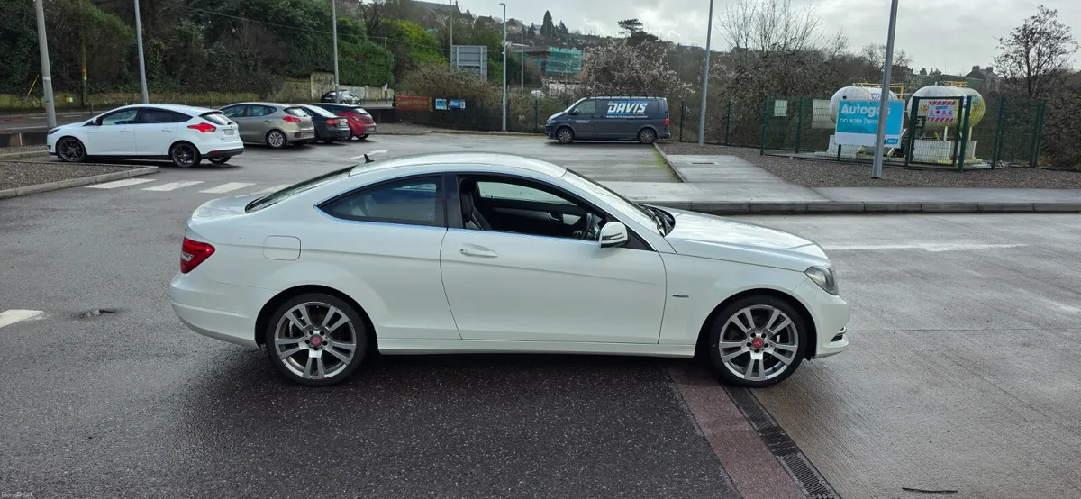 Mercedes-Benz C-Class Coupe  AUTOMATIC - Image 4