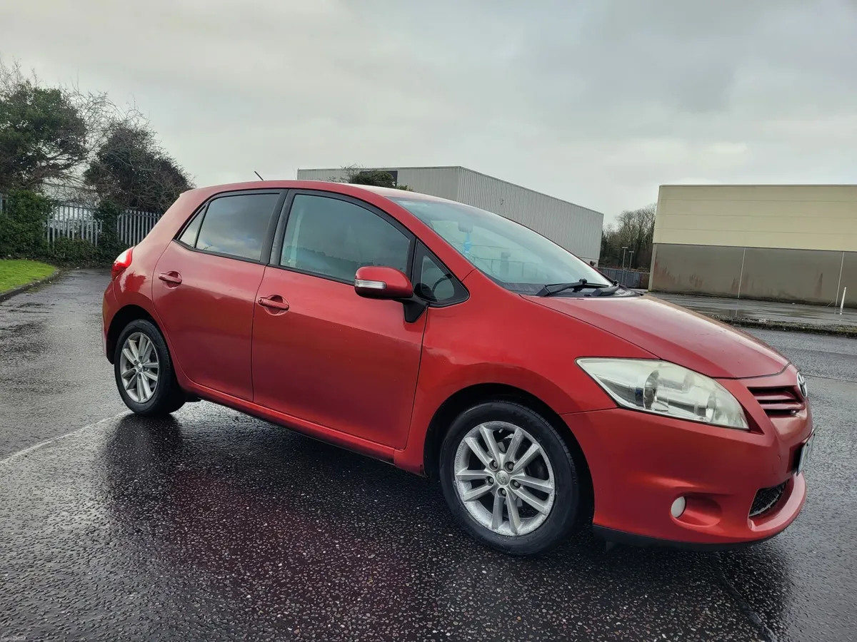 CLEAN 2011 TOYOTA AURIS SPORT 1.4 D4D - Image 1
