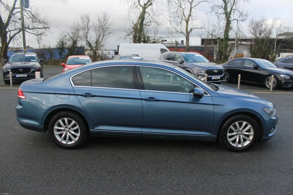 Volkswagen Passat 2.0 TDI 150HP Comfortline - TEND - Image 3