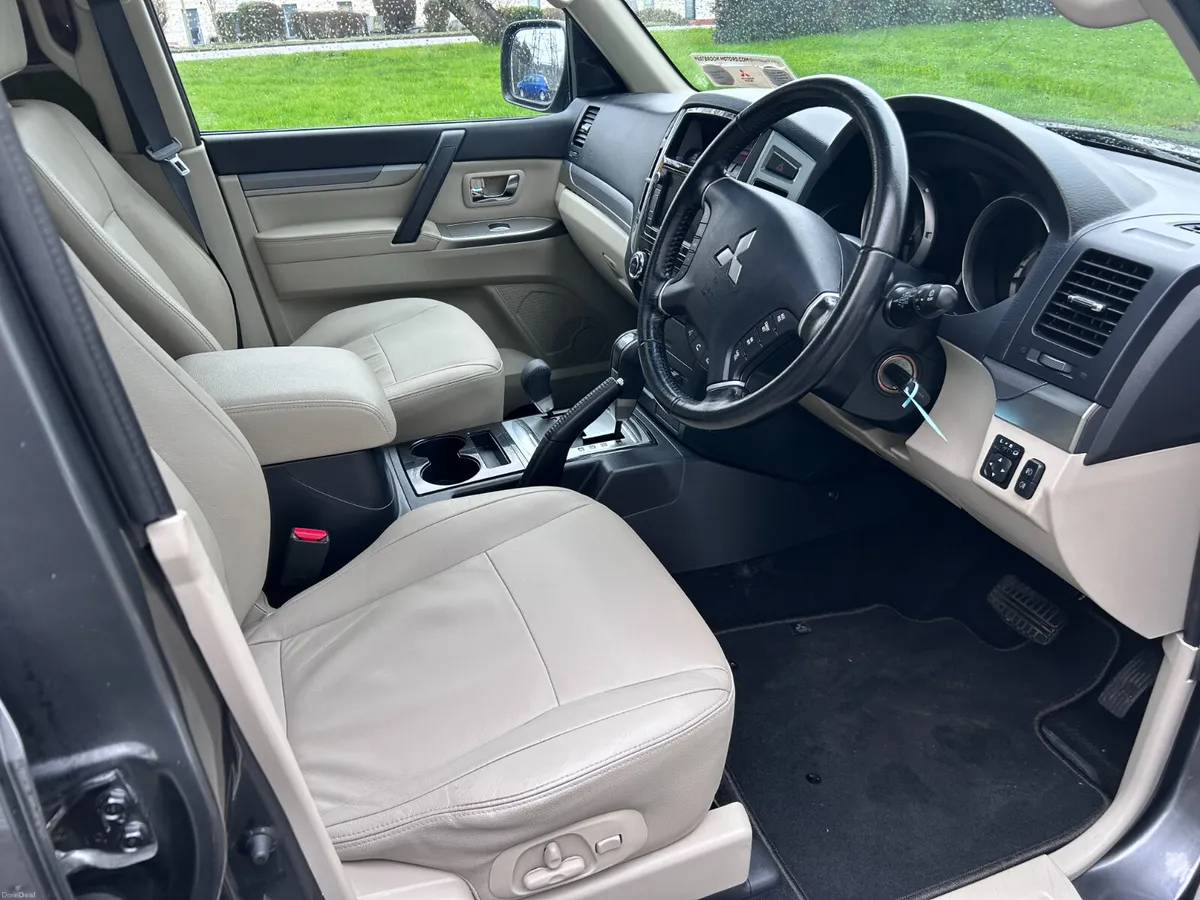 Pajero 5 Seat N1 Auto Full Mitsubishi History - Image 3