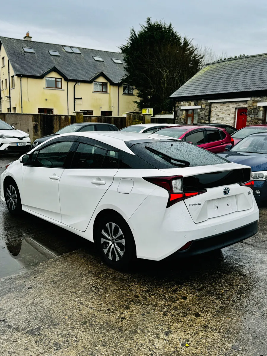 Toyota Prius 1.8 Hybrid High Spec 48000kms 2022 - Image 3
