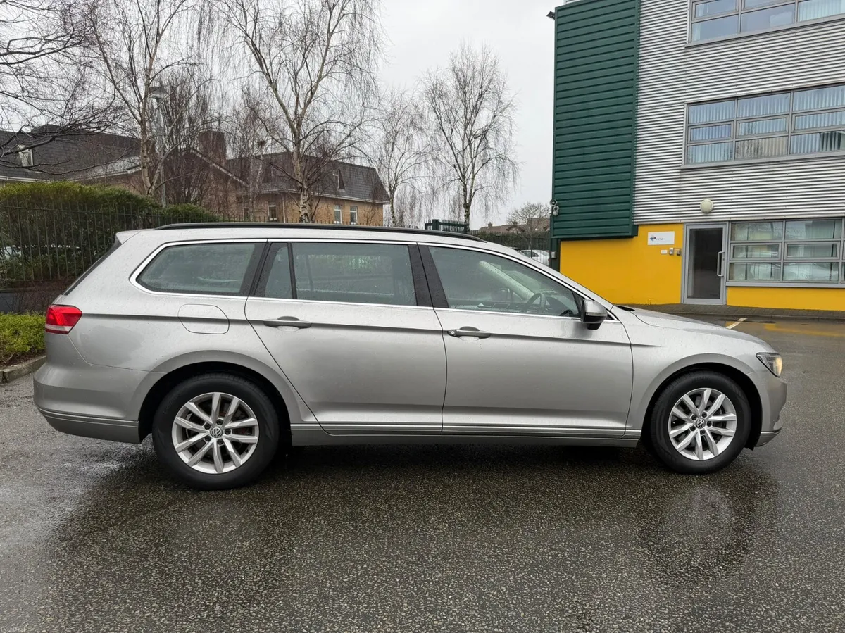 Volkswagen Passat Touring  2.0 TDI - Image 3