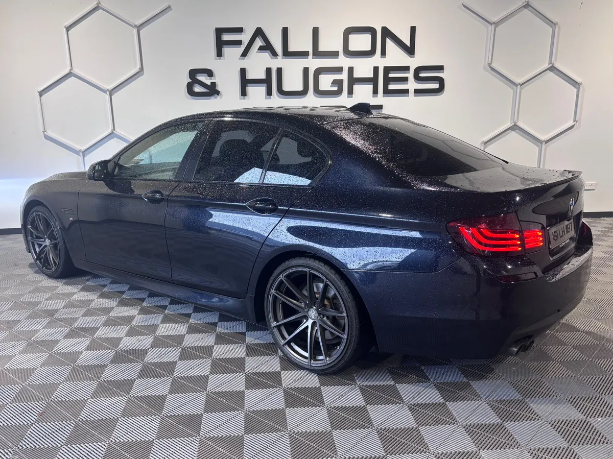 BMW 5 SERIES 520D AUTO M SPORT UPGRADED INTERIOR - Image 4
