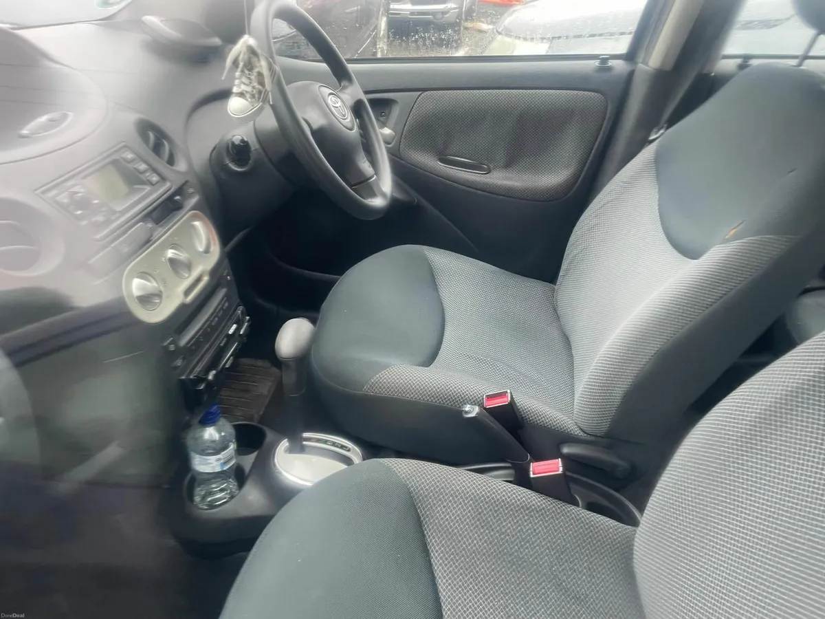 Toyota Yaris 2005 - Image 3