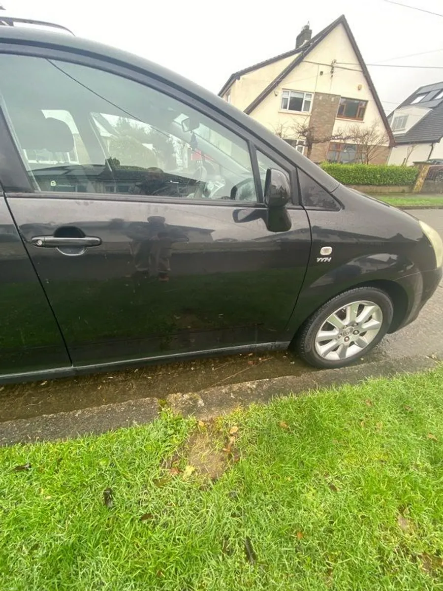 2005 Toyota Corolla Verso - Image 4