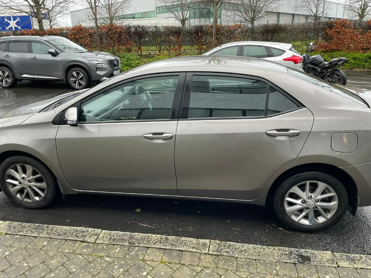 TOYOTA COROLLA 1.4 D-4D AURA 4DR **NCT 06-26** - Image 4