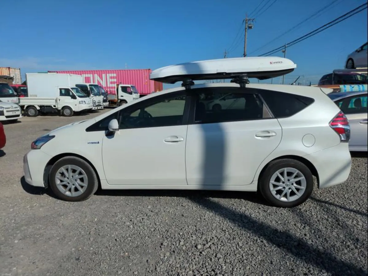 TOYOTA PRIUS ALPHA 2013 - Image 3