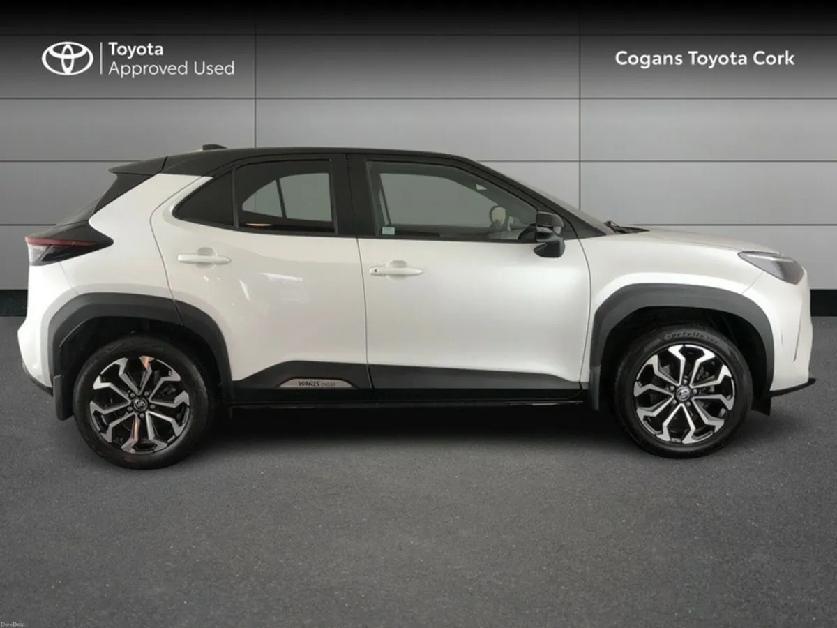 Toyota Yaris Cross YARIS CROSS LUNA SPORT - Image 3