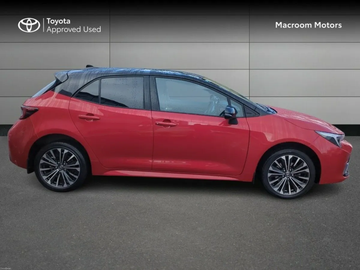 Toyota Corolla LUNA SPORT HB 4DR AUTO - Image 3