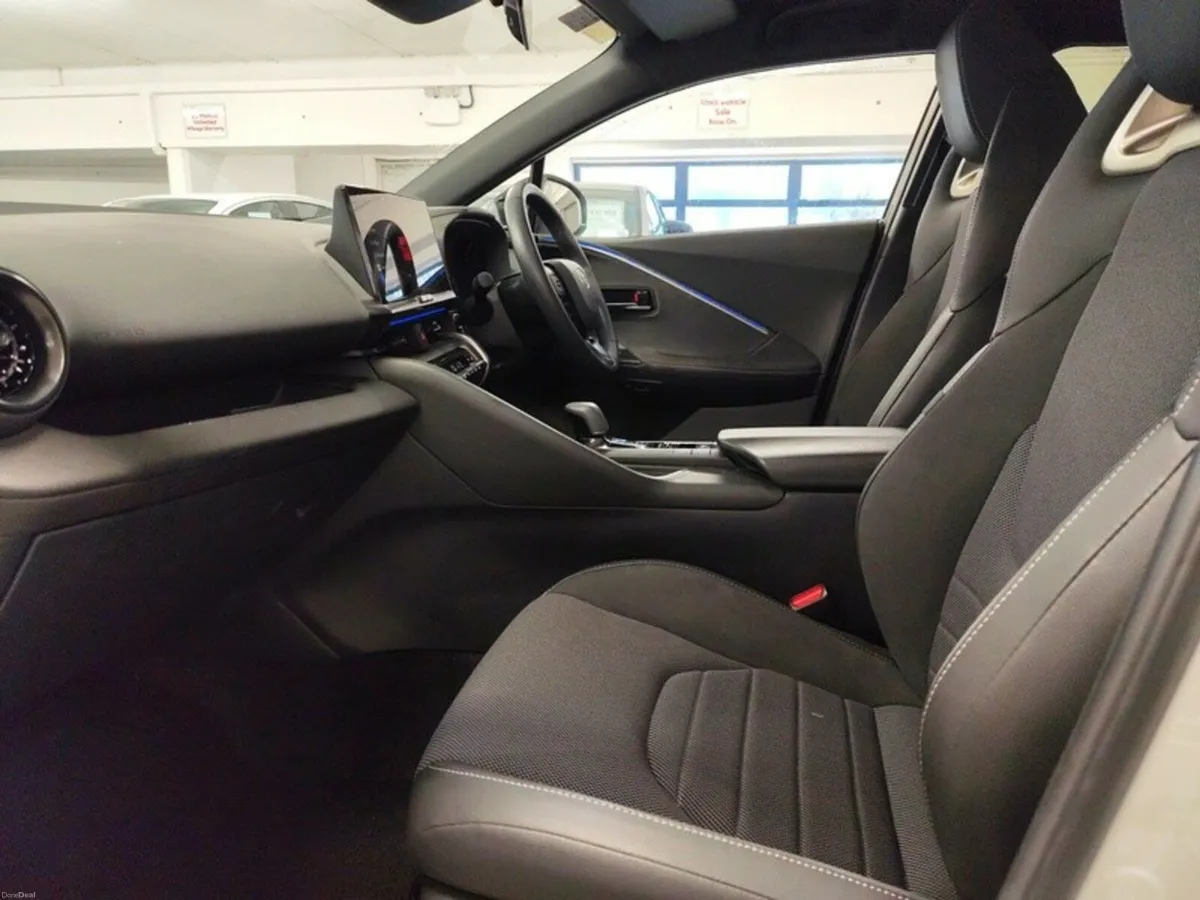 Toyota C-HR PHEV SOL - Image 6