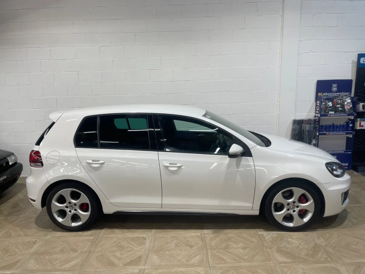 Volkswagen Golf GTI 2011 2.0 DSG Automatic - Image 2