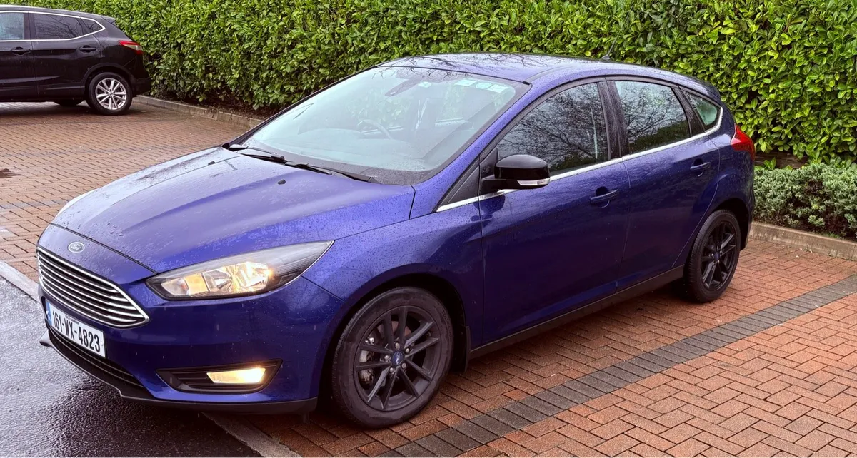 Ford Focus 1.0 T Zetec Ecoboost - Image 2