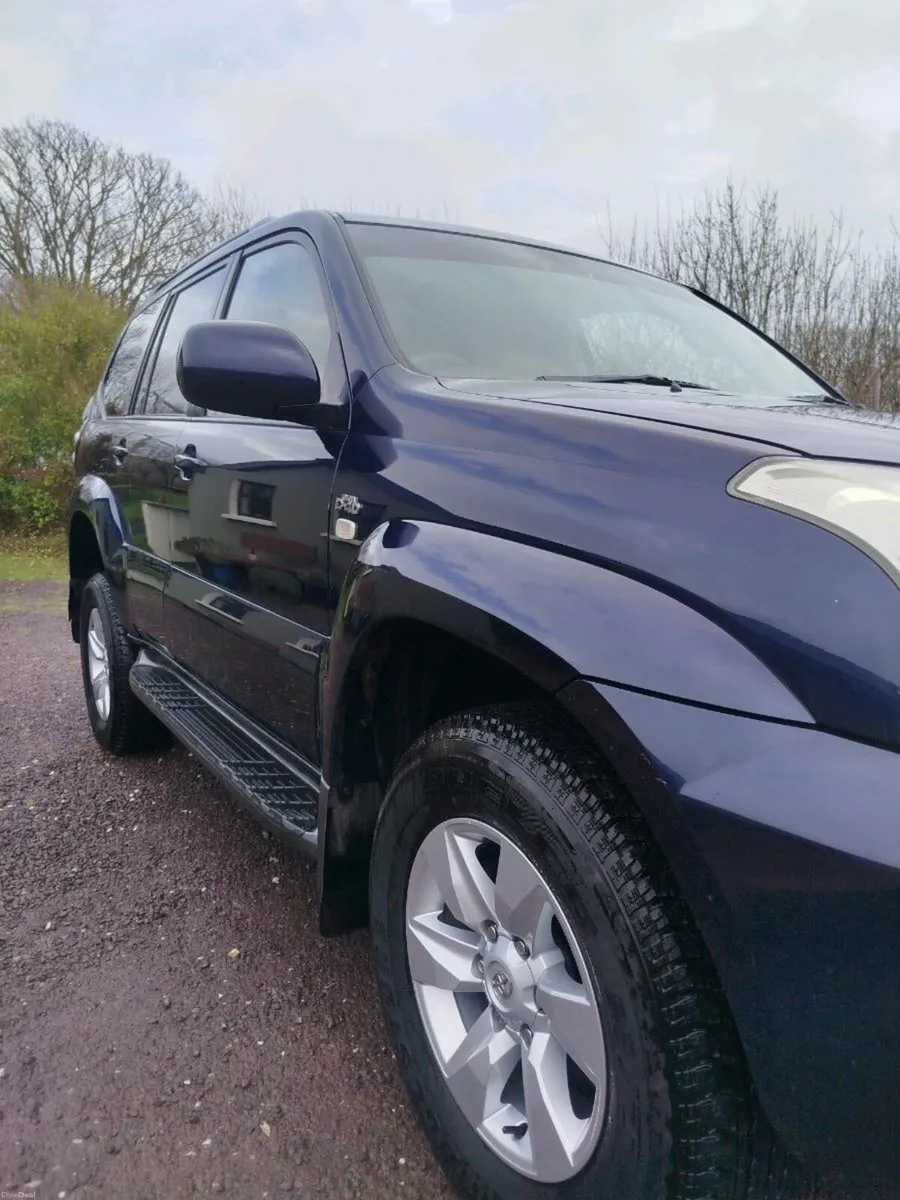 Land Cruiser Invincible 2008 - Image 3