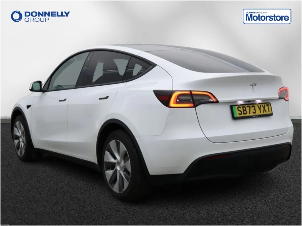 Tesla Model Y Hatchback - Image 3
