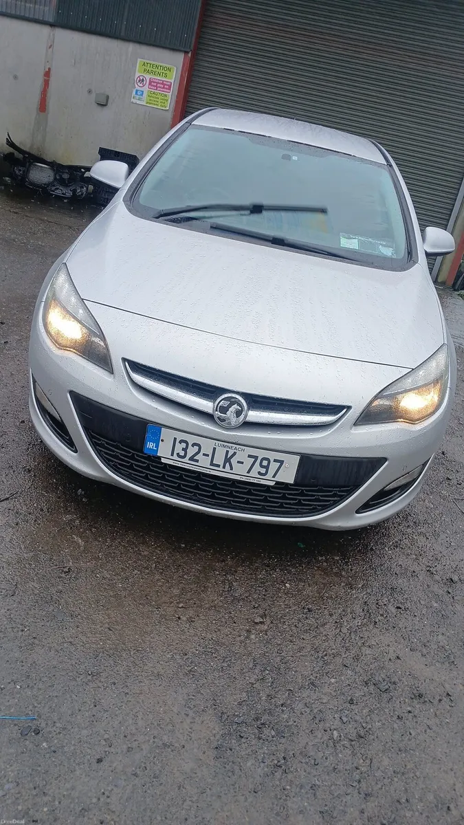 2013 Vauxhall astra 1.7 diesel nct August 2026 - Image 2