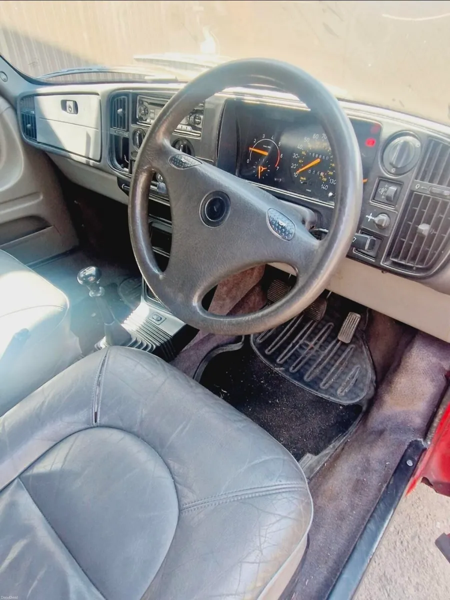 Two Saab 900i's - Image 2