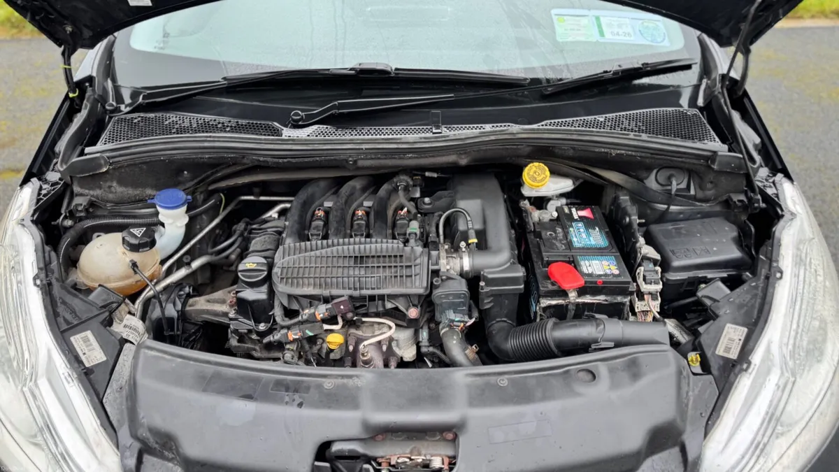 Peugeot 208 2014 - Image 4