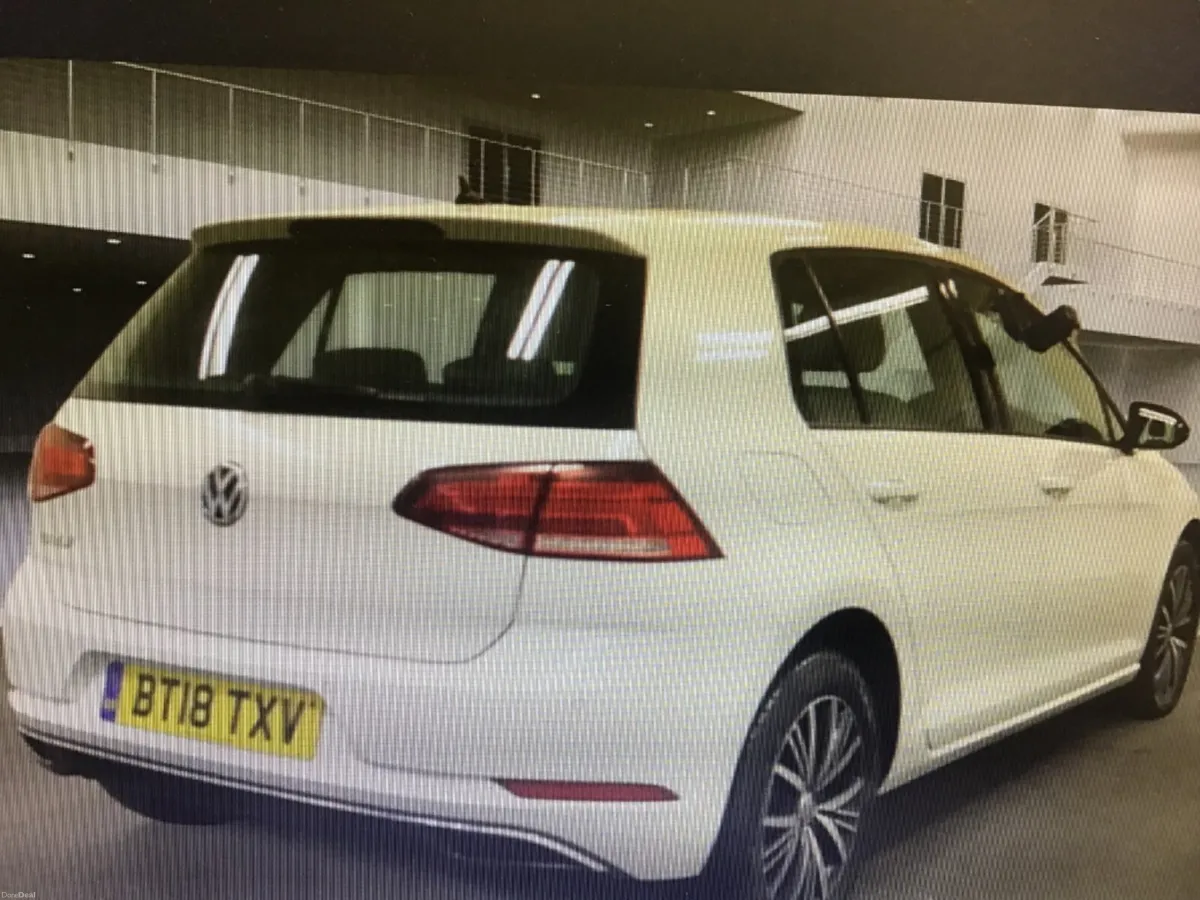 Volkswagen Golf SE NAVIGATION TDI BLUEMOTION TECHN - Image 3