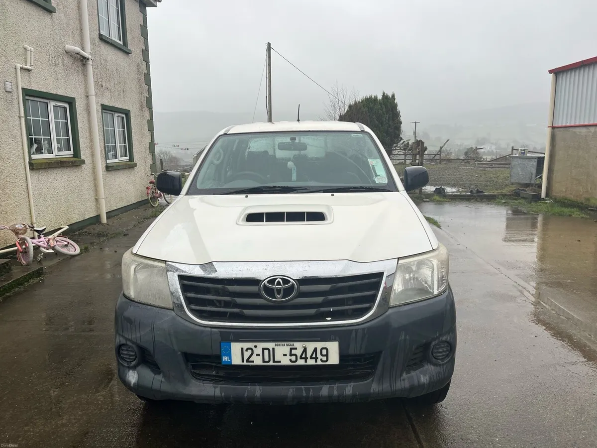 Toyota Hilux - Image 4