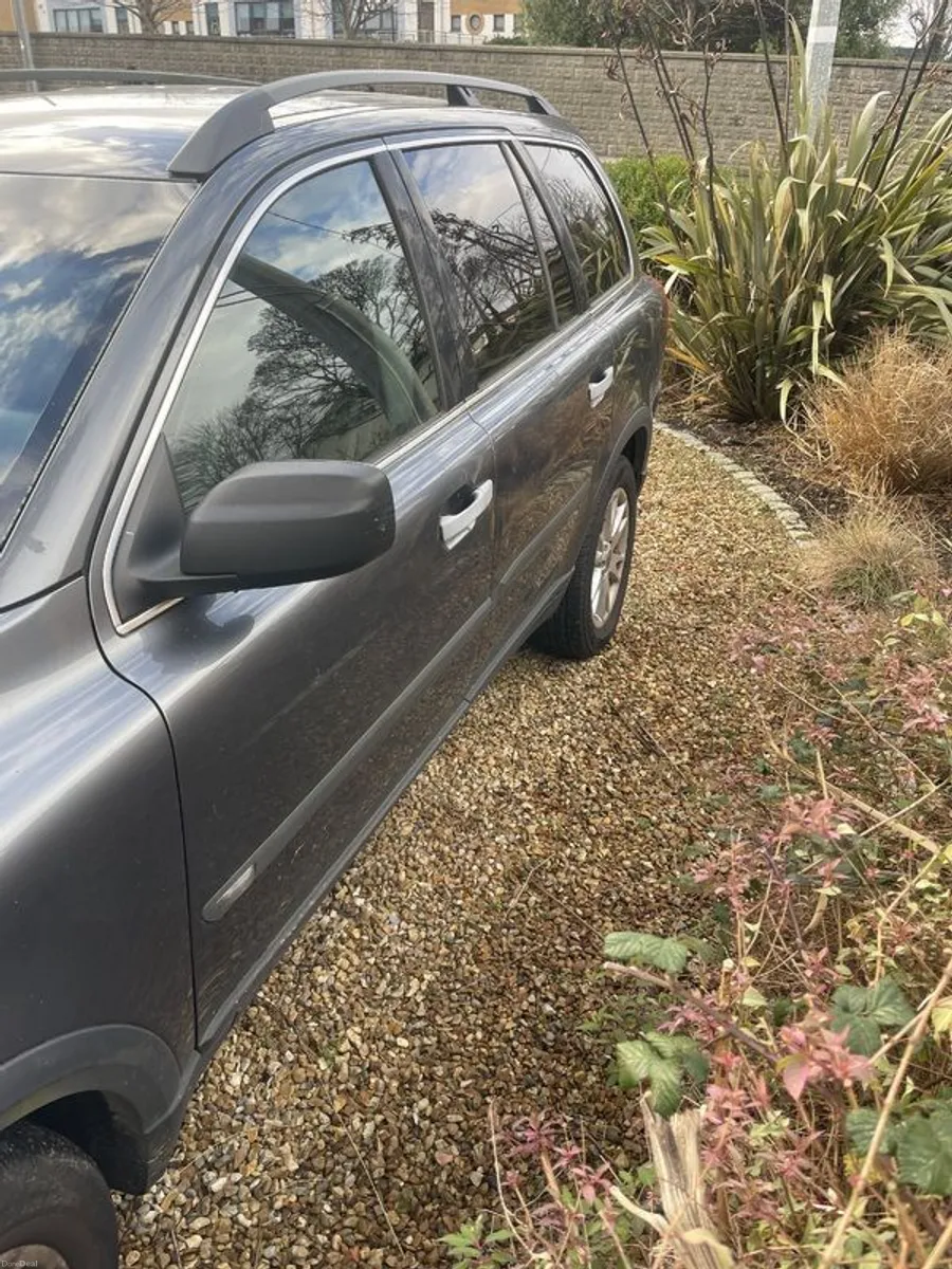 2004 Volvo XC90 - Image 4