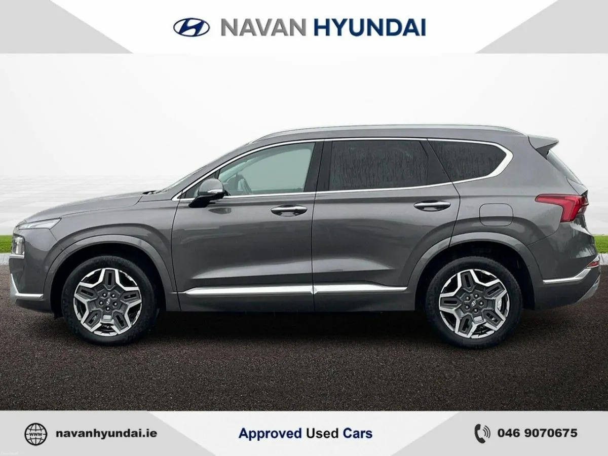 Hyundai Santa Fe 1.6 PHEV 4WD Premium Auto *FAMILY - Image 4
