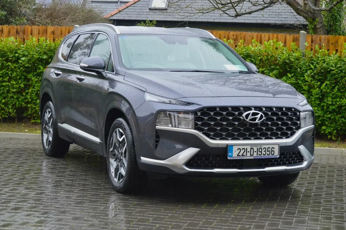 Hyundai Santa Fe 1.6 PHEV 4WD Executive Plus Auto - Image 1