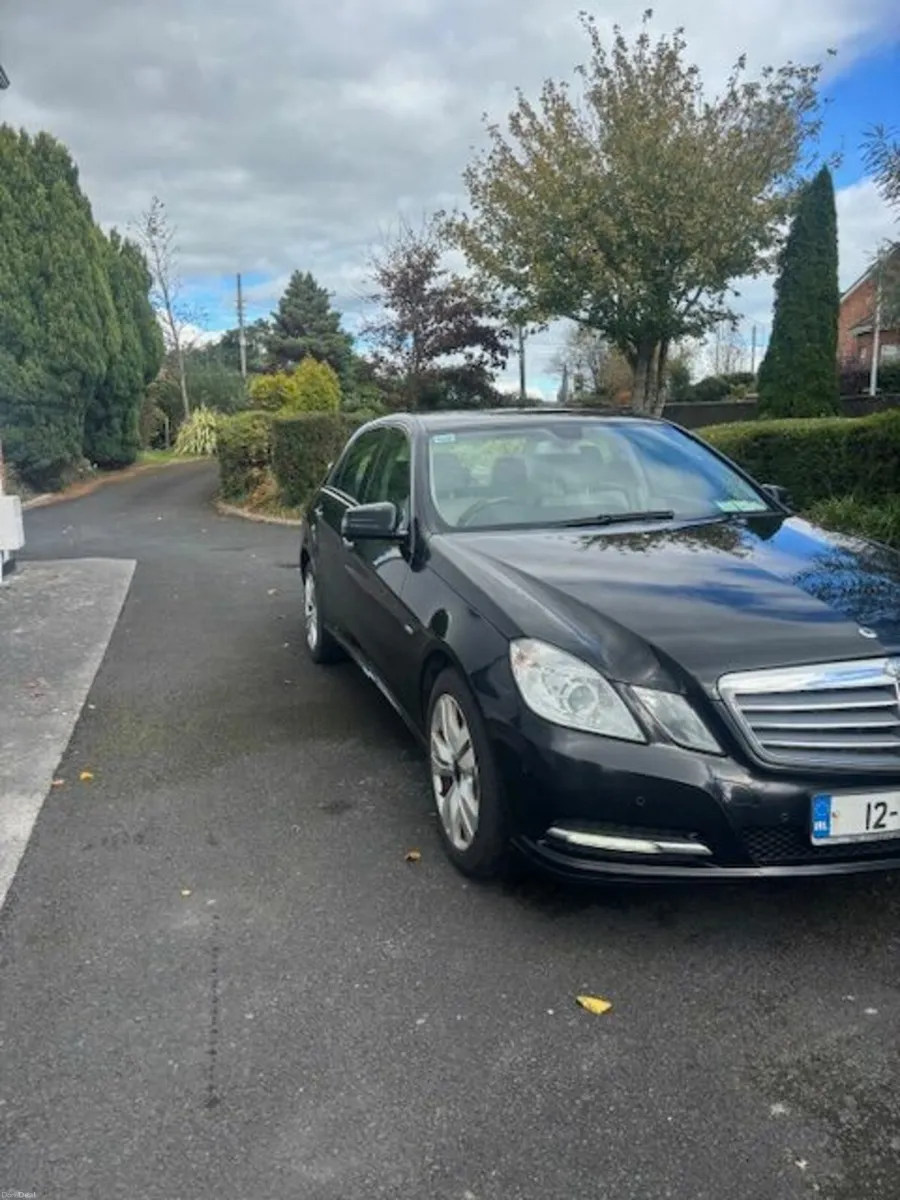 Mercedes-Benz E-Class 2012 - Image 4