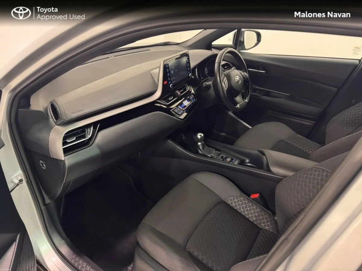 Toyota C-HR HYBRID LUNA 4DR AUTO - Image 6