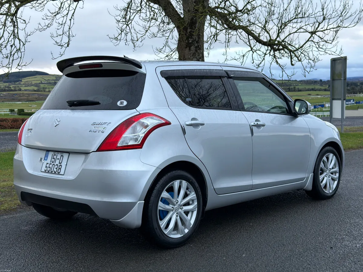 Suzuki Swift 2015 GLX 1.2 Automatic hybrid - Image 4