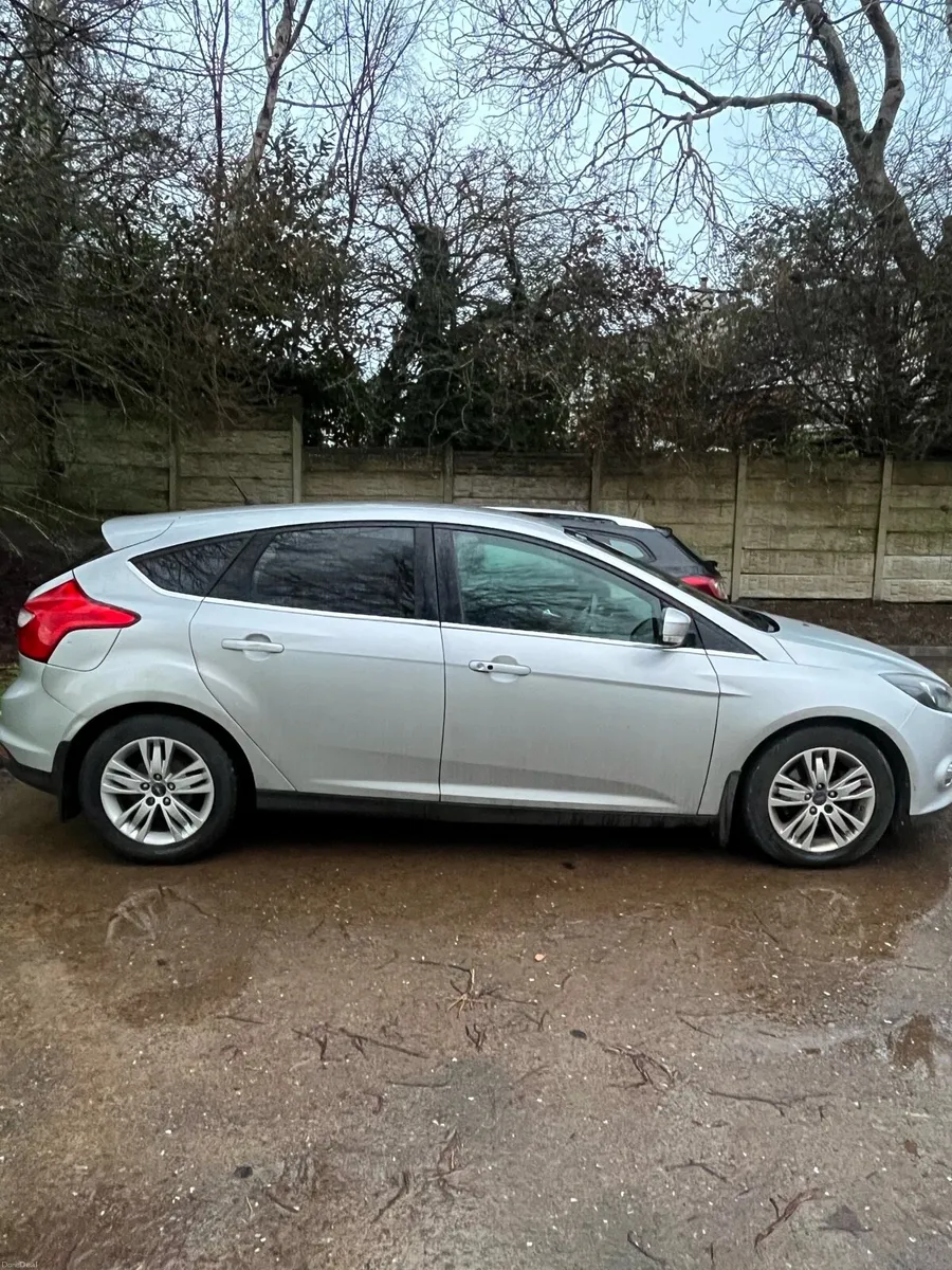 Ford FOCUS - Image 2