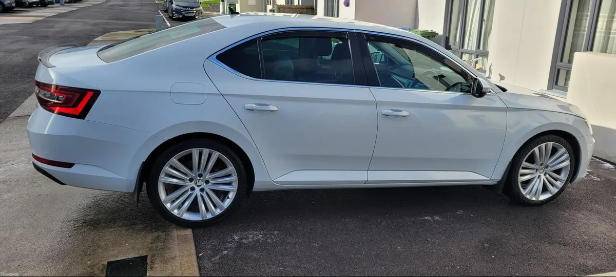 Skoda Superb 2016 - Image 2
