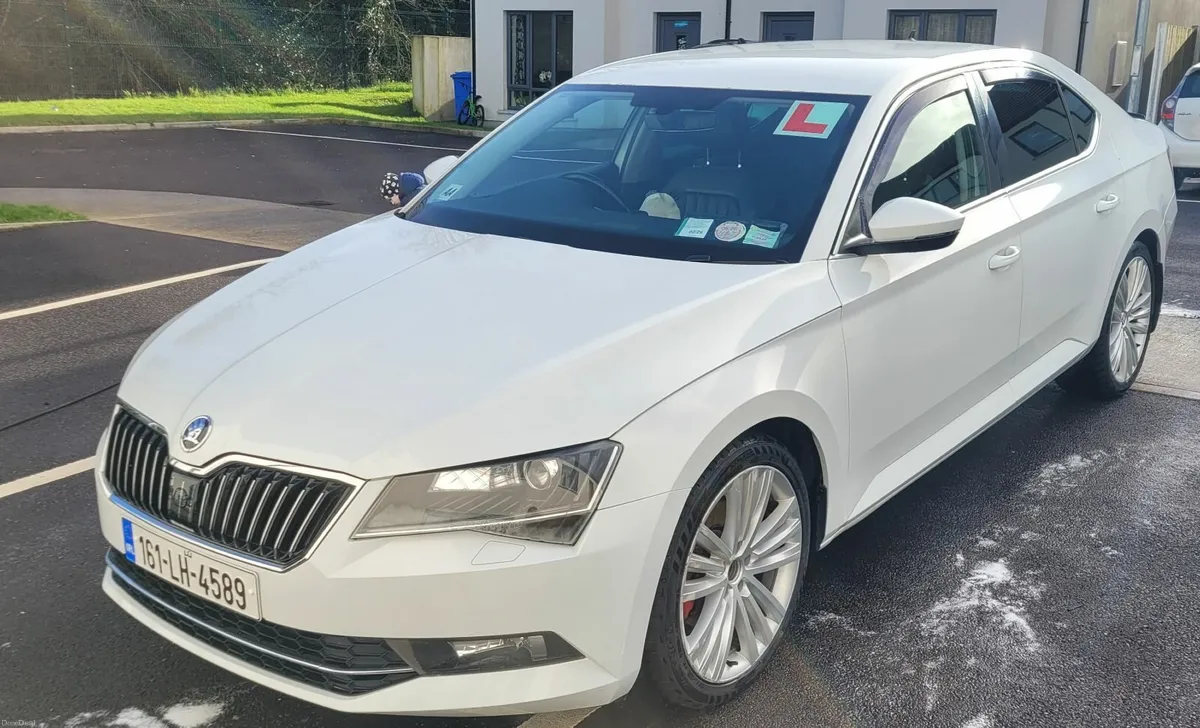 Skoda Superb 2016 - Image 4