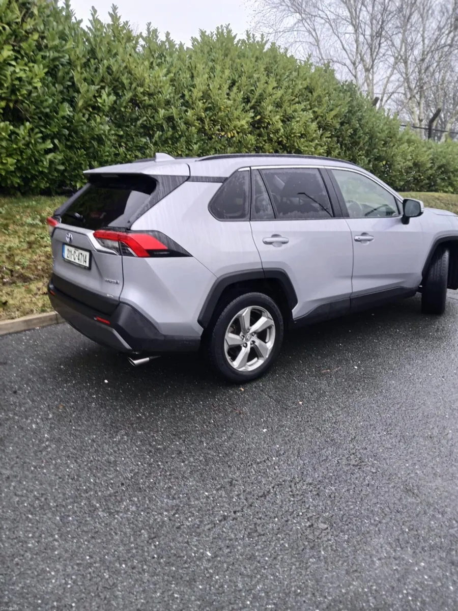 ***211 TOYOTA RAV4*** - Image 2