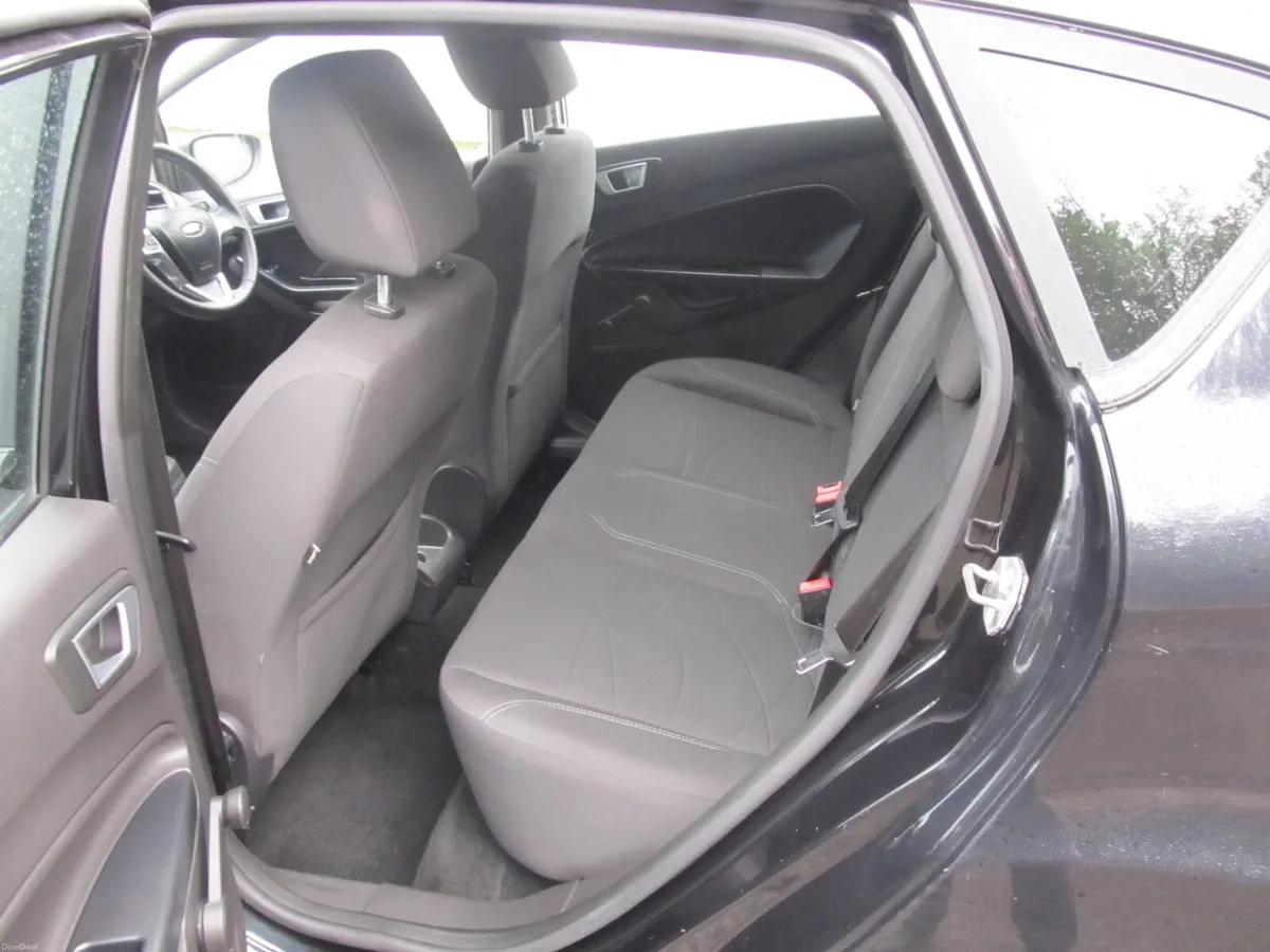 Ford Fiesta 2015 - Image 4