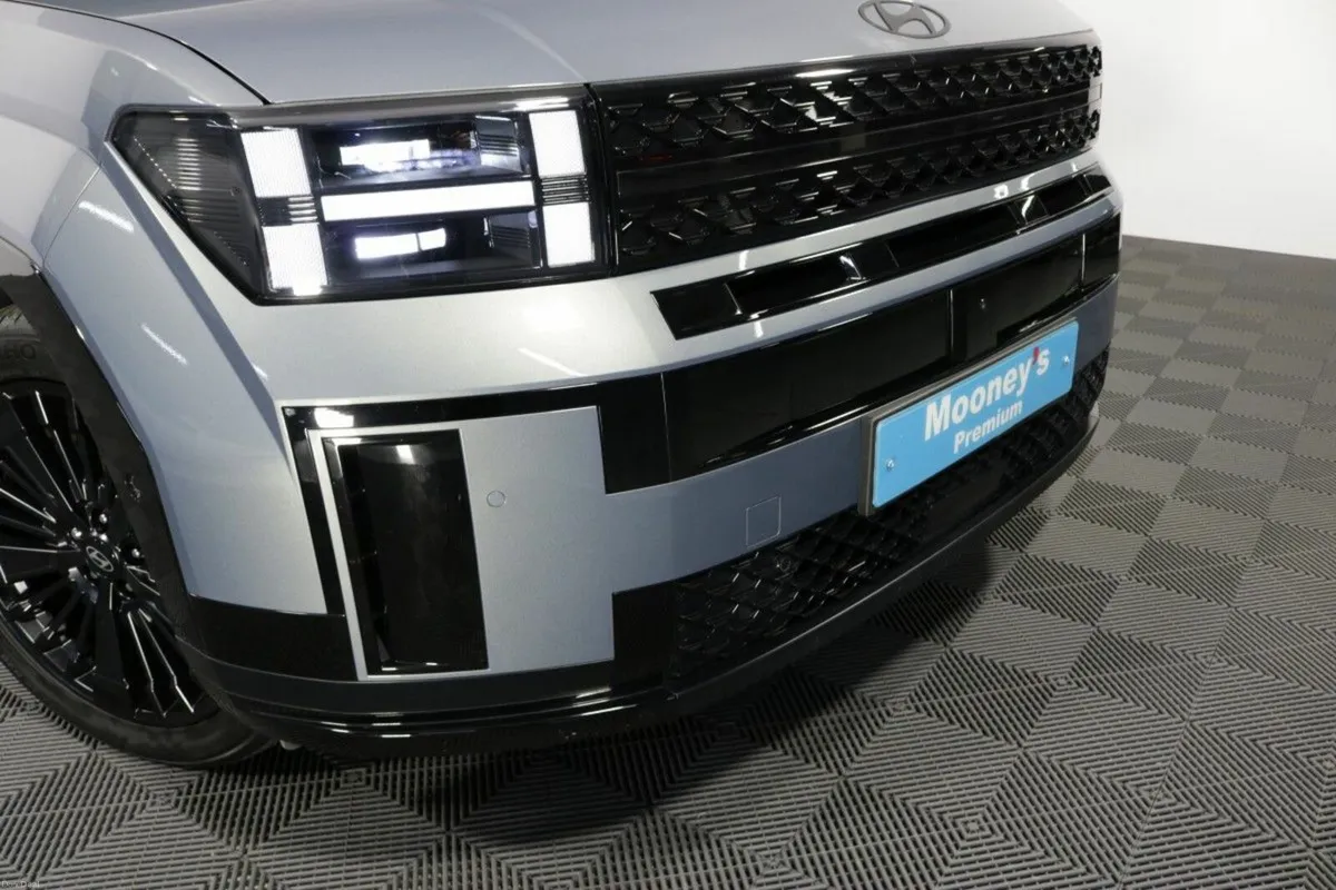 Hyundai Santa Fe PHEV CALLIGRAPHY 1.6L PETROL AUTO - Image 3