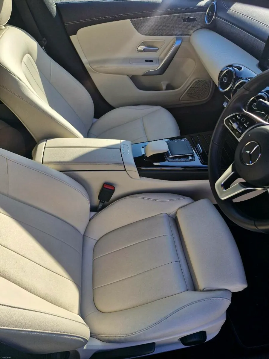 2023 Mercedes cla - Image 4