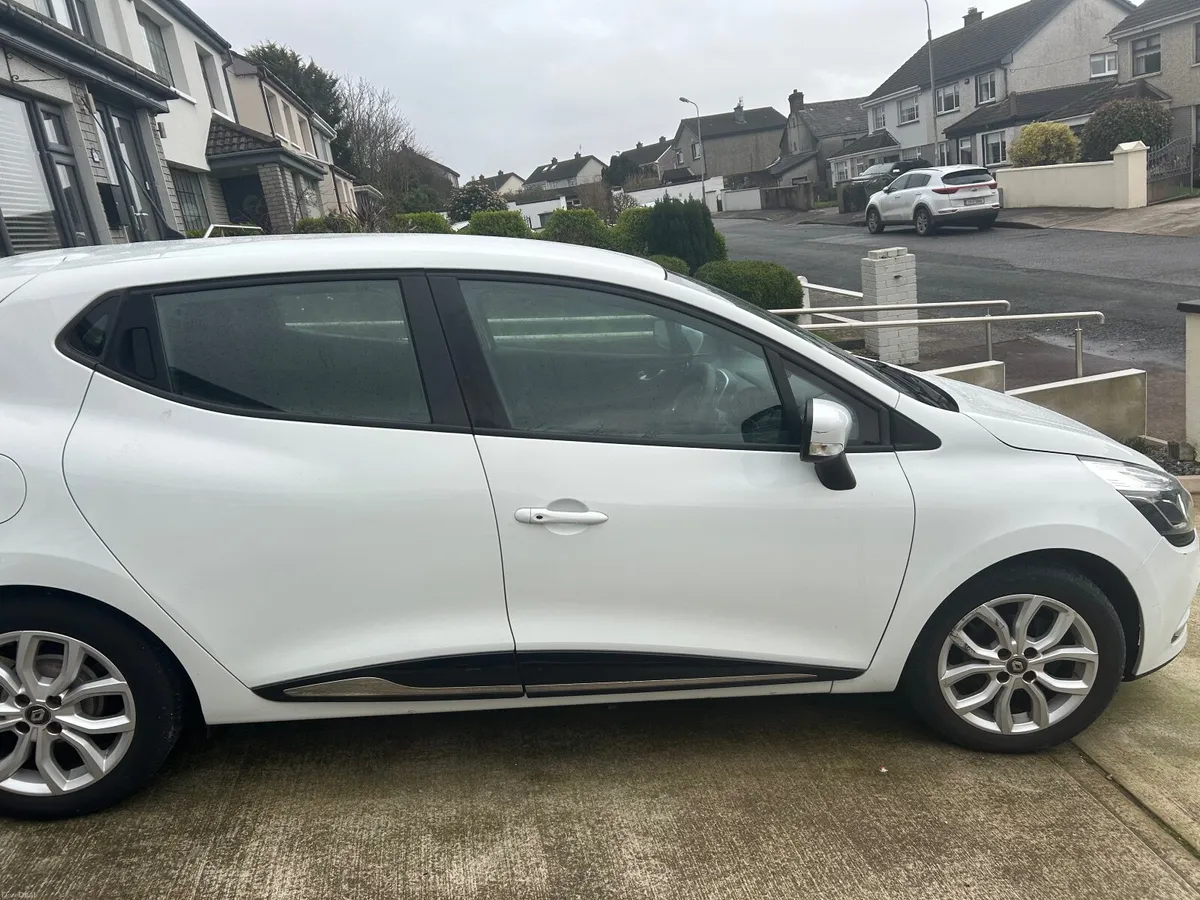 Renault Clio 2018 - Image 2
