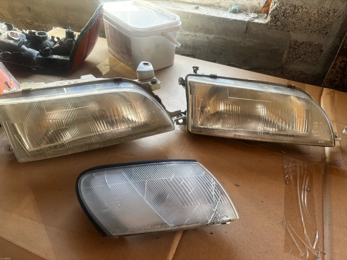 Assorted e10 Corolla parts (1993-1997) - Image 2