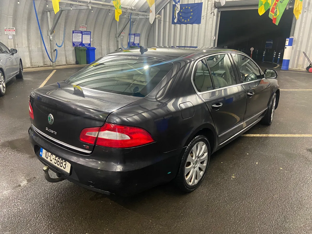 Skoda Superb 2010  automatic low mileage - Image 3