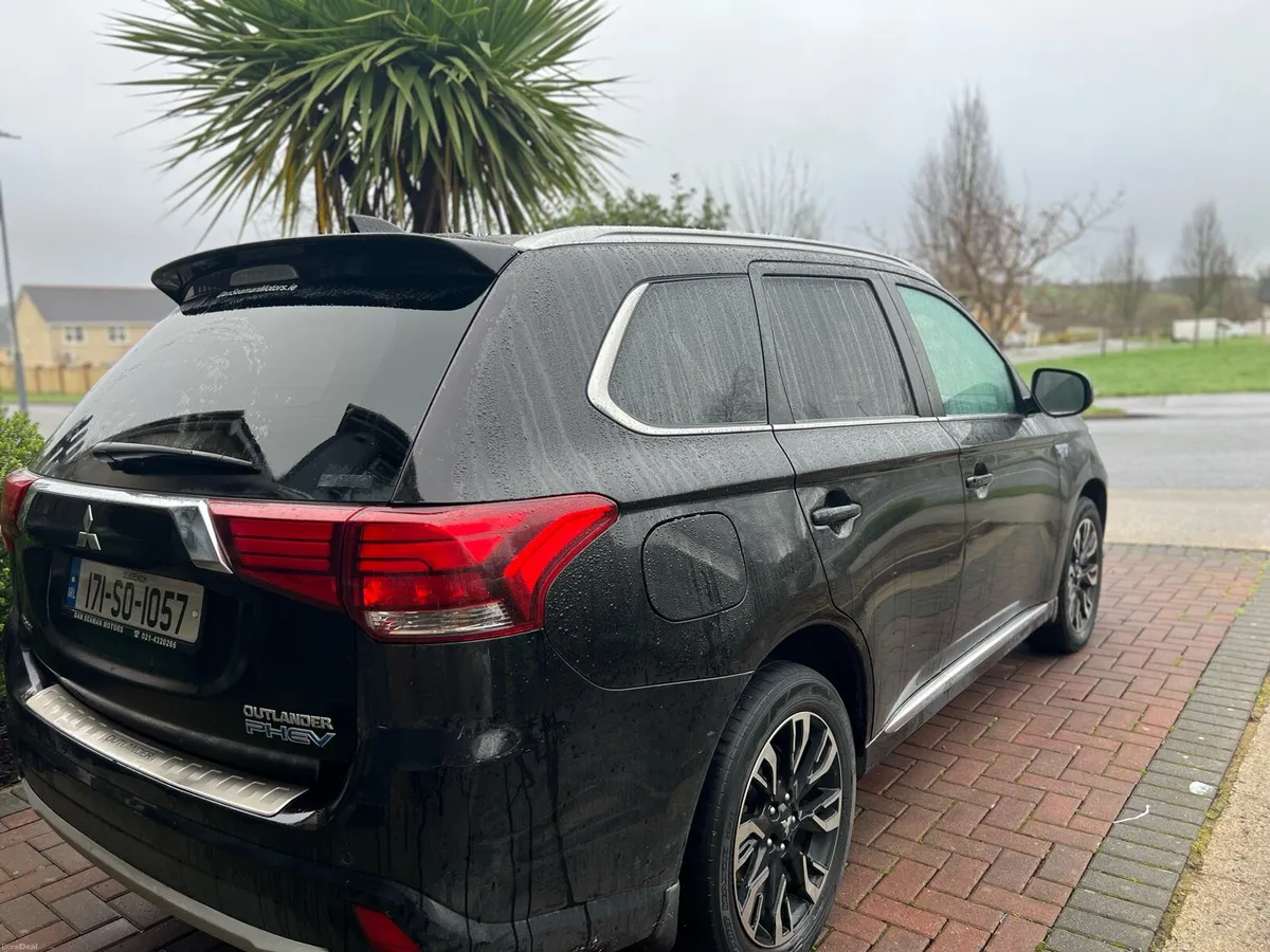 2017 Mitsubishi Outlander PHEV 5HS 92% Battery - Image 2