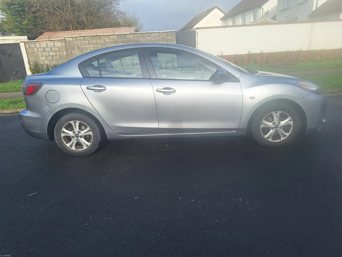 Mazda3 2014 1.6cc silver - Image 2