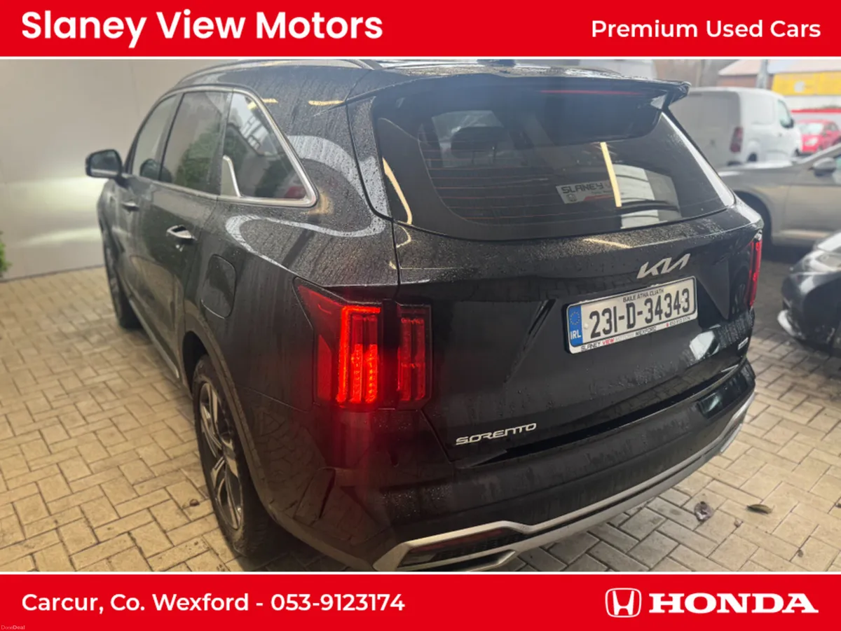 Kia Sorento PHEV K3 5P 5DR AUTO - Image 4