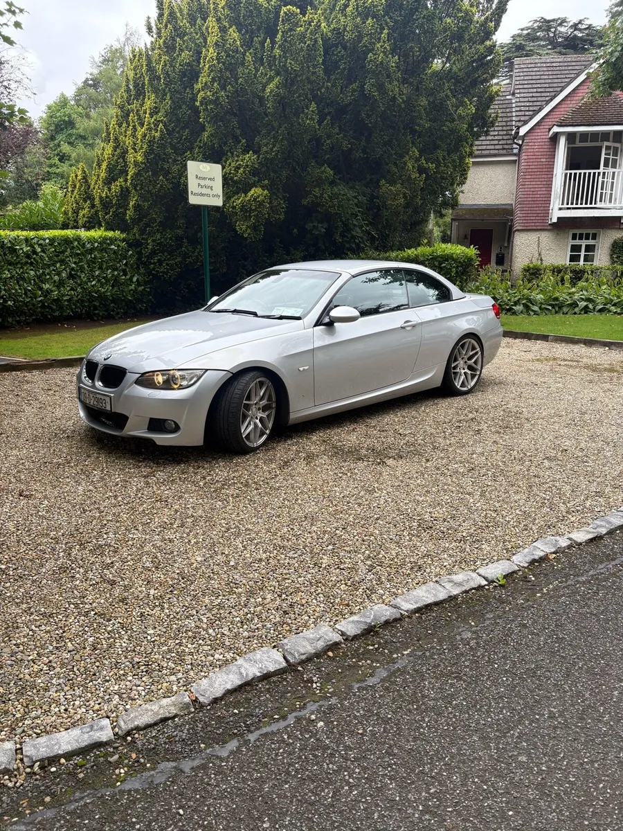 Immaculate BMW 320d m sport hardtop convertible - Image 4