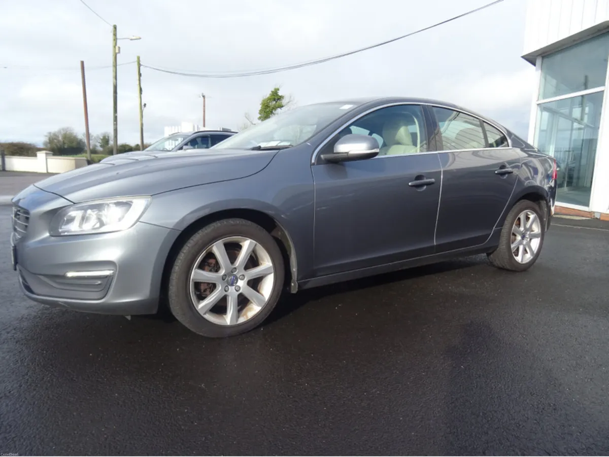 Volvo S60 D3 SE 4DR - Image 2