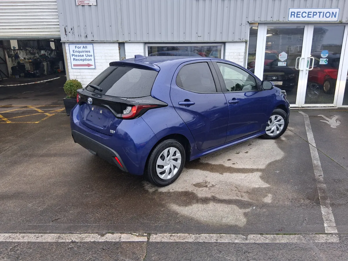 2021 Toyota Yaris - Image 2