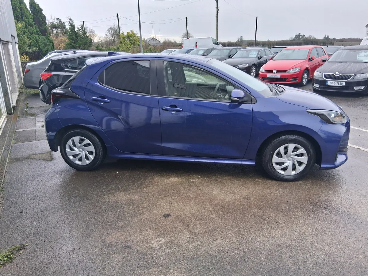 2021 Toyota Yaris - Image 3