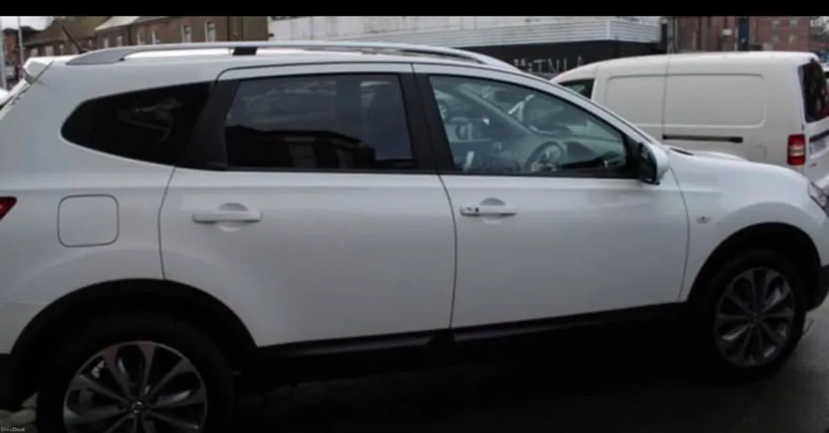 Nissan Qashqai+2, 1.6 Diesel, High Specs - Image 3