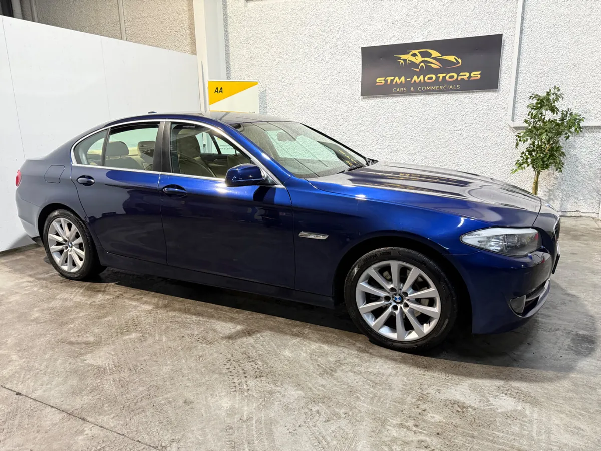 BMW 5-Series 2011 - Image 4