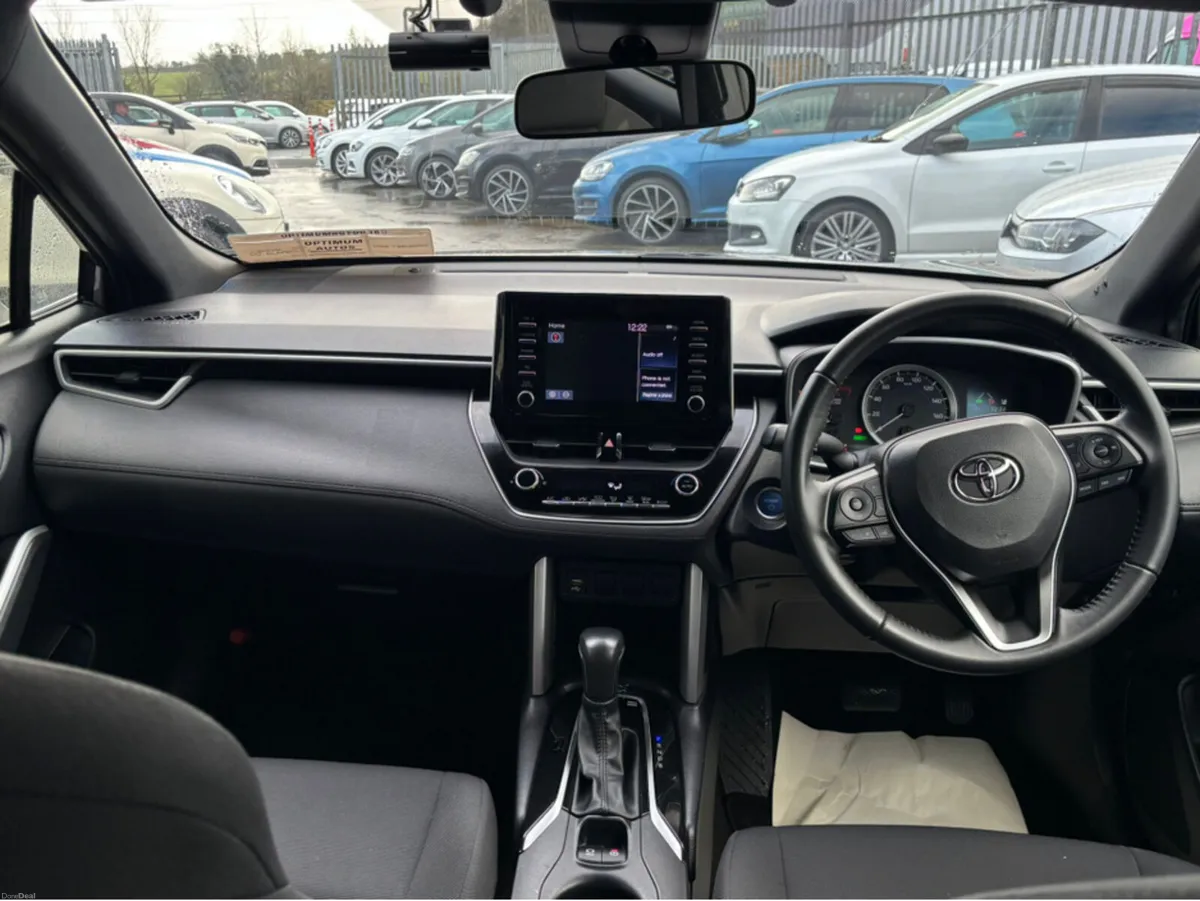 Toyota Corolla Cross HIGH SPEC SELF CHARGING HYBRI - Image 6